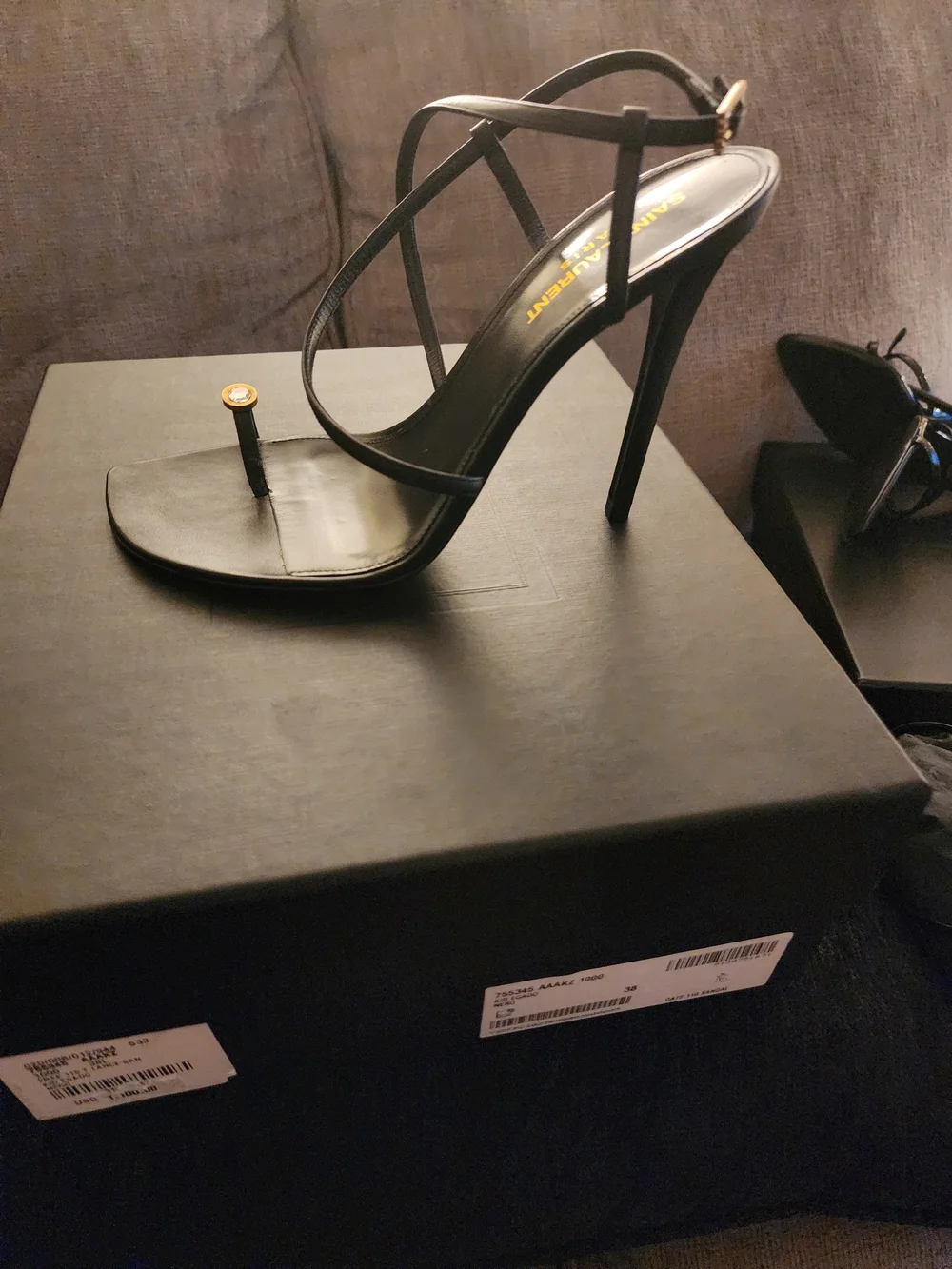 Saint Laurent Black Leather Toe-Ring Sandals with Gold Accent - Picture 3 of 7